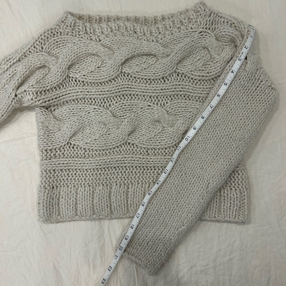 Guess Ecru Cable Knit Cropped Sweater - Picture 4 of 6